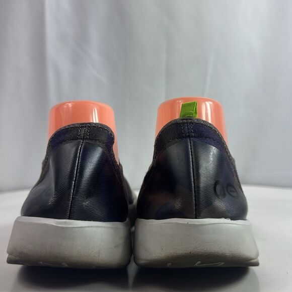 OOFOS OOmg eeZee Midnight Camo Slip On Sneakers - Picture 5 of 14